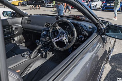 Nissan Skyline GTR interior : Autos