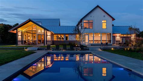 Modern retreat in Vermont inspired by a meadow landscape