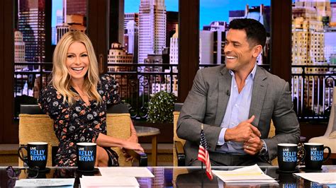 'Live with Kelly and Ryan': Seacrest leaves, replaced with Consuelos