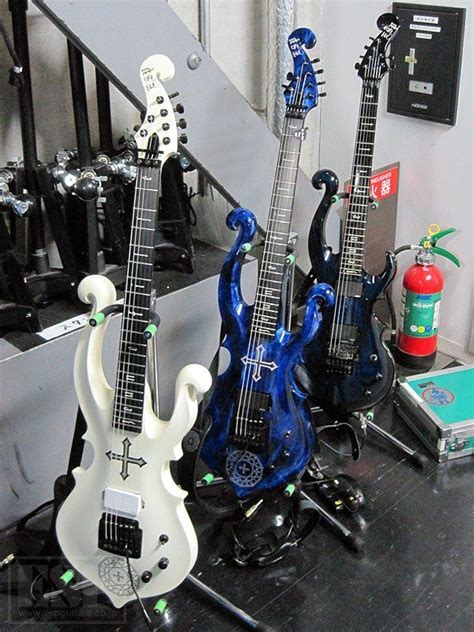 Mana sama's guitars o(*o*)o | Much music, Guitar, Music