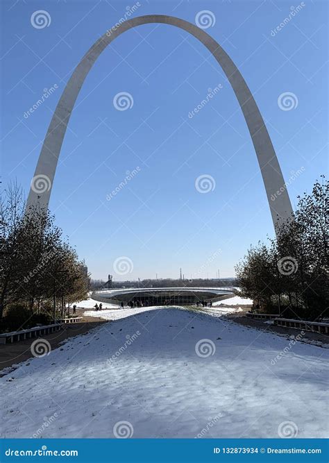 St. Louis Gateway Arch in Winter Time. Stock Photo - Image of arch, wintertime: 132873934