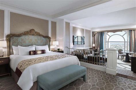 The Venetian® Las Vegas | Venezia Tower | Hotel room interior, Vegas ...