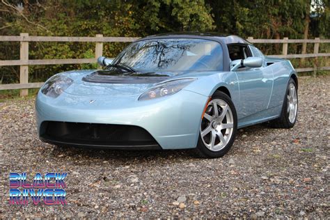 Tesla Roadster – Black River Details