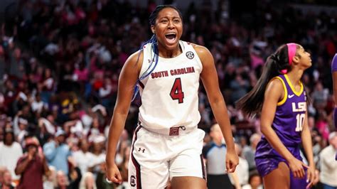 Women's NCAA basketball bracketology 2023: Defending champion South Carolina leads the pack ...