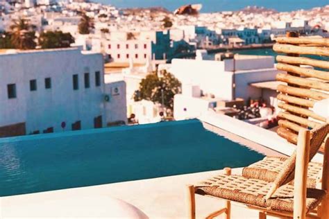 3 BEST Hostels in Mykonos 2024 (Solo-Traveler + Map)