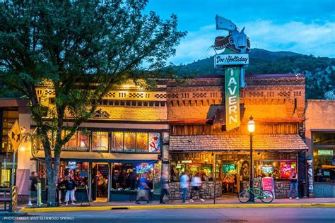 RM-Glenwood_Springs_Downtown | Scenic Travel