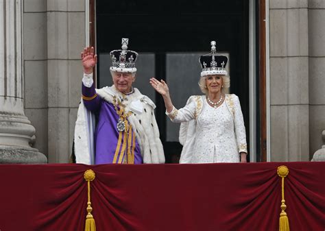 Buckingham Palace Balcony: King Charles, Queen Camilla Appearance ...