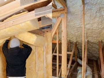 Batt Insulation Vs Spray Foam in Orlando, FL