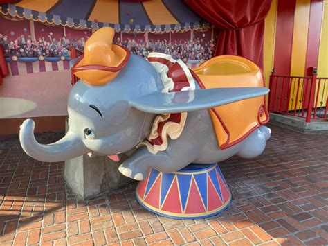 PHOTOS: Repainting of Dumbo the Flying Elephant Continues for Magic Kingdom 50th Anniversary ...