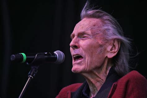 BREAKING: Canadian icon Gordon Lightfoot dead at 84 - Barrie News