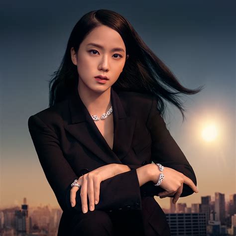 Jisoo Cartier Panthère de Cartier Jewelry 2022 Campaign