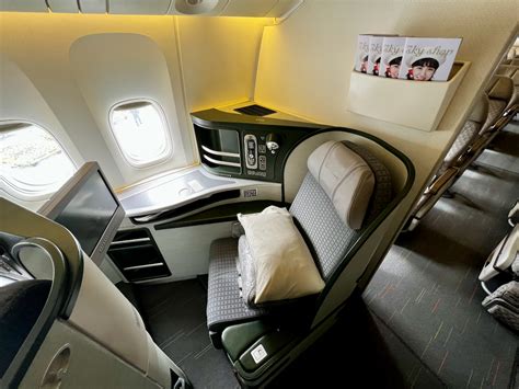 What Is It Like to Fly EVA Air Royal Laurel Business Class? - Business ...