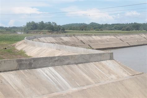 Revetment Wall Shields Coastal Communities in Panitan, Capiz | Department of Public Works and ...