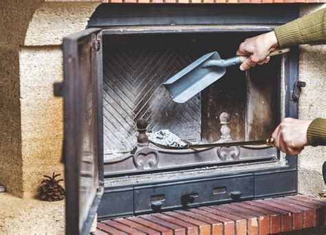 How To Clean Fireplace Glass Doors - For Crystal Clear Glass