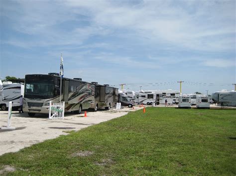 West-Palm-Beach-Summer-RV-Show-South-Florida-Fairgrounds-103