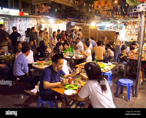 China Hong Kong Yau Ma Tei Temple street night market street vendor ...