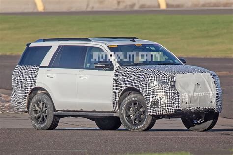 2023 Ford Expedition Spy Shots Reveal Redesigned Dashboard - 2022 Cars ...