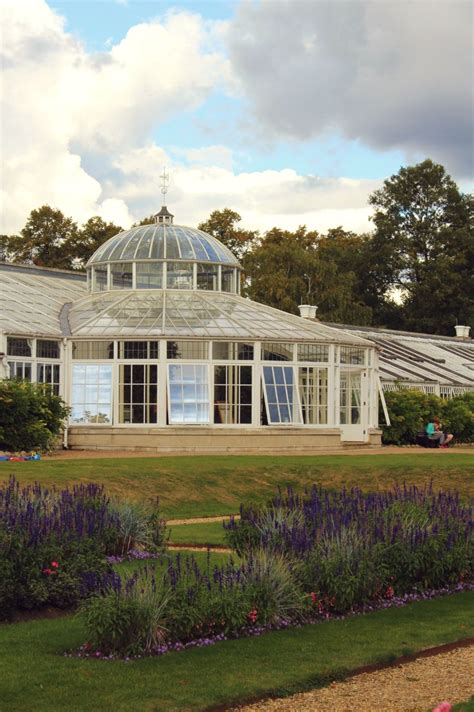 Chiswick House & Gardens // Conservatory // Green London | Chiswick, Open space, London park