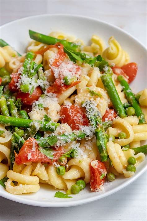 Pasta With Asparagus And Cherry Tomatoes | Recipe | Asparagus pasta ...