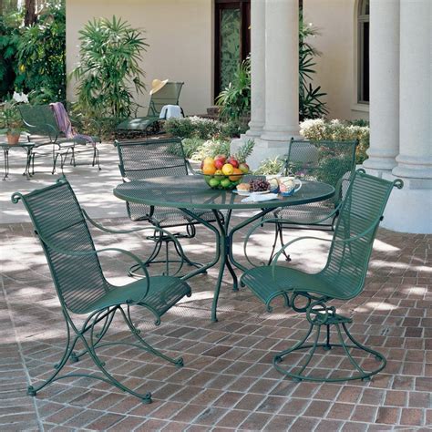 Patio Design Ideas: Wrought Iron Patio Furniture To Complement Your Home