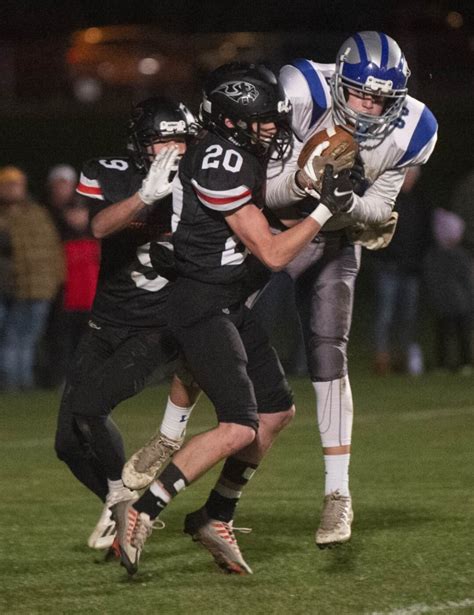 Football: Central Maine teams prep for state title games, regional finals