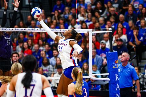 Photo Gallery: KU volleyball sweeps K-State, win streak now at 6 in a row