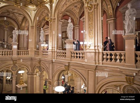Vienna Opera House Interior Stock Photos & Vienna Opera House Interior Stock Images - Alamy