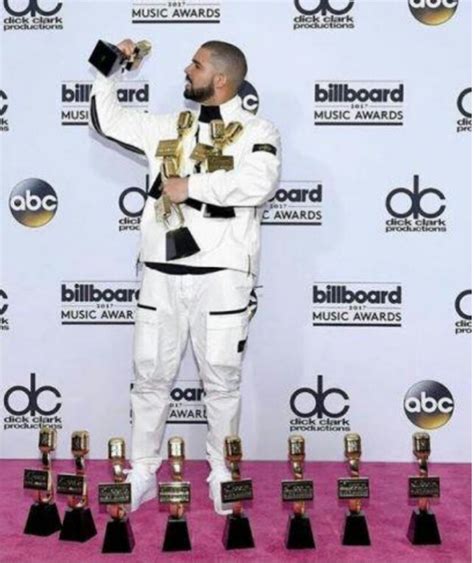 Drake Poses With His 12 Billboard Awards Trophies - Celebrities - Nigeria