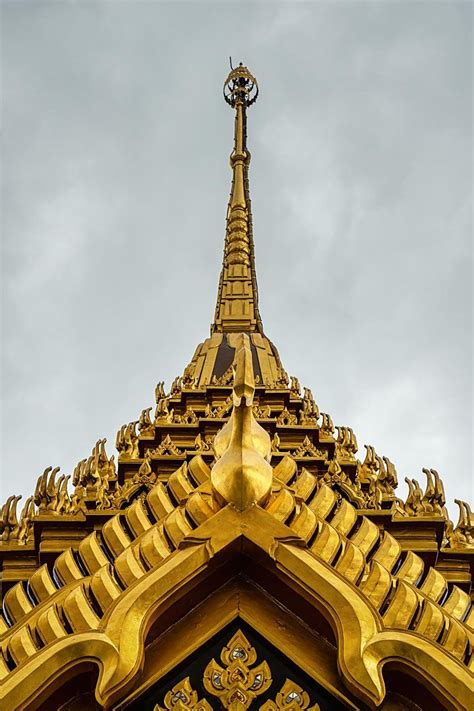 Why Everyone Should Visit Thai Temples - Wild 'n' Free Diary