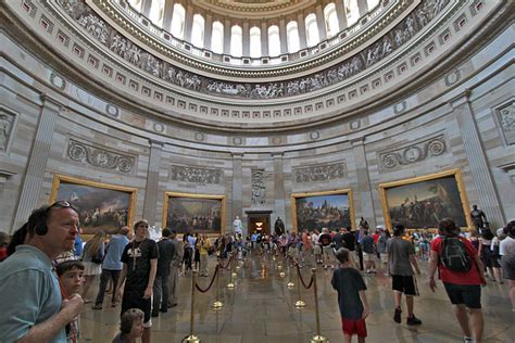 The Capitol seen from the inside - Black Hawk Sedans