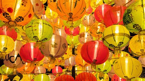 Mid-Autumn Festival in Hong Kong: Traditions and Celebrations