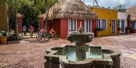 El Pueblito | A Traditional Town Square | Mayakoba Mexico