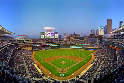 Target Field | An evening game in May during the inaugural s… | Flickr