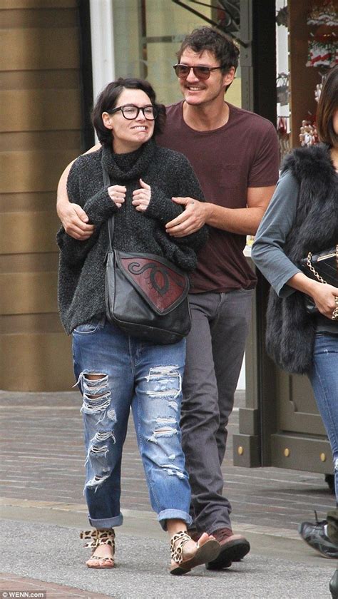 Game Of Thrones stars Lena Headey and Pedro Pascal enjoy shopping trip | Lena headey, Lena ...