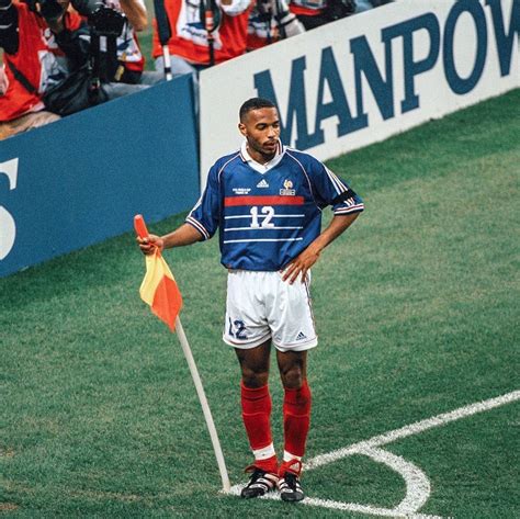 ⚽️ 𝖶𝖾 𝗅𝗈𝗏𝖾 𝖿𝗈𝗈𝗍𝖻𝖺𝗅𝗅 on Instagram: “🇫🇷Thierry Henry . 🇫🇷França ...