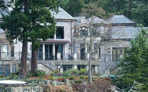 Meghan and Harry's New House in Canada Is Practically a Palace