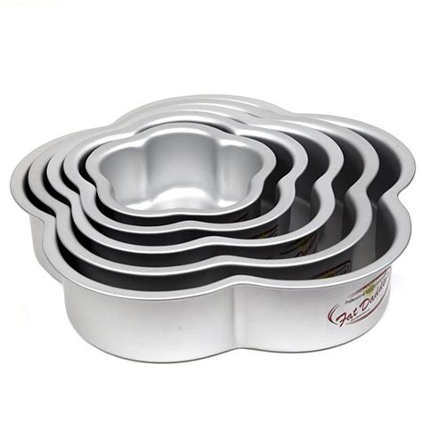 Shaped Cake Pans | Shaped cake pans, Cake pans, Baking supply store