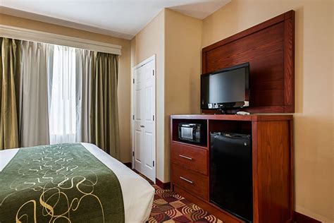 Comfort Suites Lake Charles Reviews, Deals & Photos 2024 - Expedia