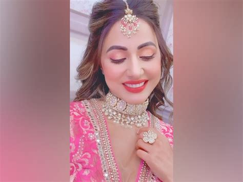 Hina Khan Aka Akshara Gives Wedding Goals With Her Latest Make-up Look - Boldsky.com