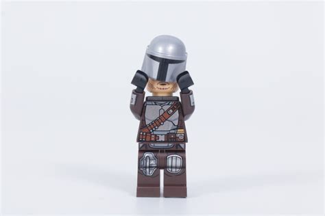 Did LEGO just hint at an updated Mandalorian minifigure?