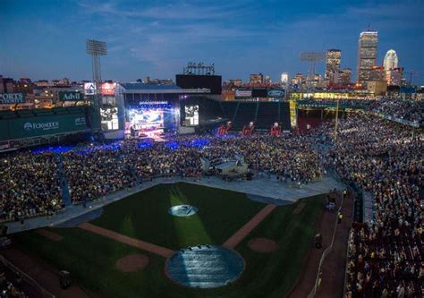 What Is The One Red Seat At Fenway Park Concerts 2022 | Brokeasshome.com