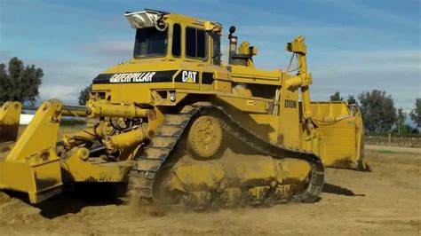 Caterpillar D10 Ripper - YouTube