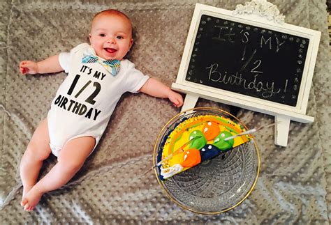 1 Month Baby Birthday Photo Ideas - Baby Viewer