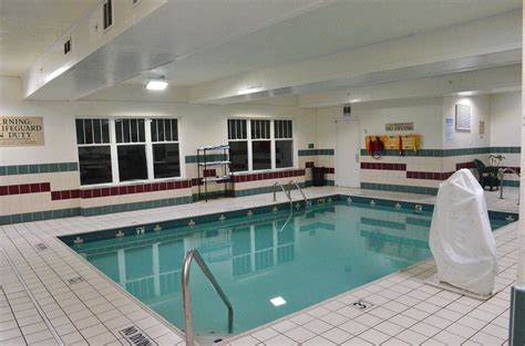 Country Inn & Suites by Radisson, Birch Run-Frankenmuth, MI Pool ...