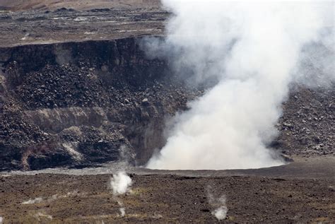 Free Stock image of Halemaumau crater | ScienceStockPhotos.com