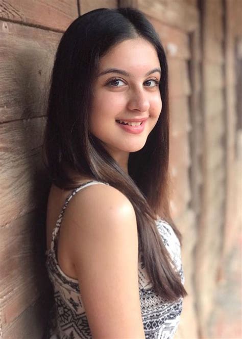 Tunisha Sharma Wiki, Biography, Age, Height, Weight, Family 2020