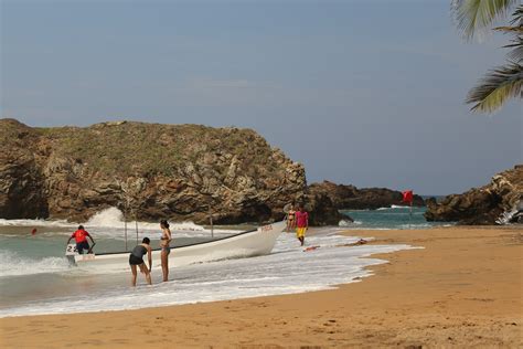 Playa Zipolite. Welcome To The Beach Of The Dead!: HOT ON THE BEACH We’re down in Zipolite which ...