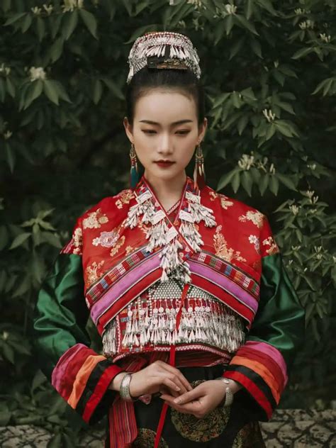 Chinese Dai People: The Tempting Artistry and Fashion Traditions