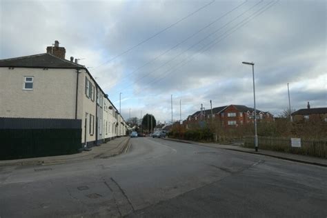 Barrowby Lane meets Barwick Road © DS Pugh cc-by-sa/2.0 :: Geograph Britain and Ireland