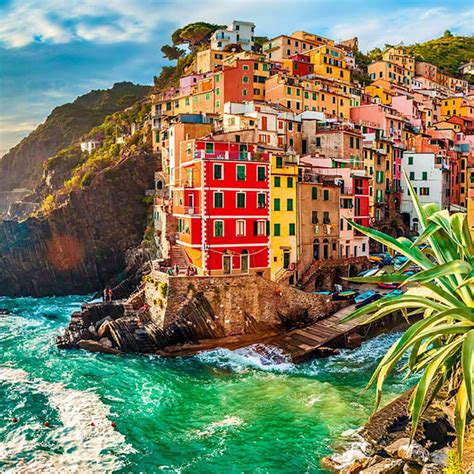 Cinco pueblos de la Riviera italiana colgados entre el mar y la montaña ...